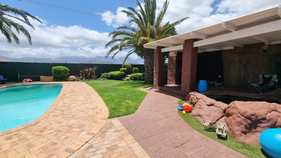 5 Bedroom Property for Sale in Die Bos Western Cape